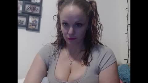 Snapshot of mommabearanpoppabear850 chatting on January 17, 5:23 am mommabearanpoppabear850 online show from January 17, 5:23 am