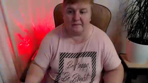 Snapshot of mommy99x chatting on January 3, 8:43 pm Mommy99X online show from January 3, 8:43 pm