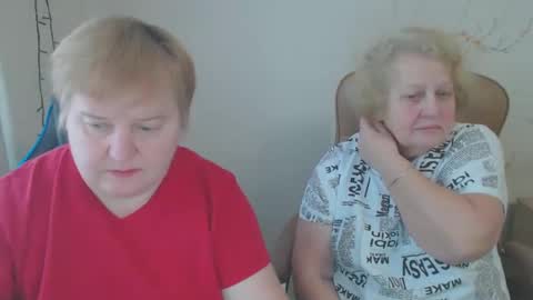 Snapshot of mommy99x chatting on March 1, 7:41 am Mommy99X online show from March 1, 7:41 am