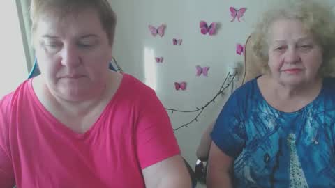 Snapshot of mommy99x chatting on March 6, 7:03 am Mommy99X online show from March 6, 7:03 am