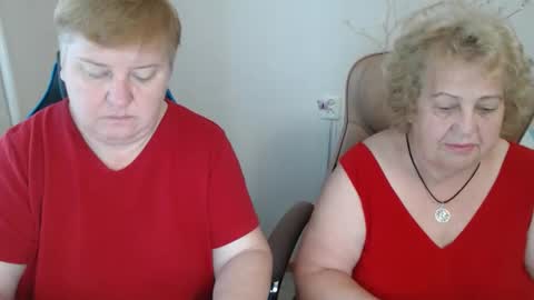 Snapshot of mommy99x chatting on September 17, 6:15 am Mommy99X online show from September 17, 6:15 am