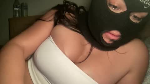 Snapshot of mommygoddess03 chatting on October 17, 5:32 am mommygoddess03 online show from October 17, 5:32 am