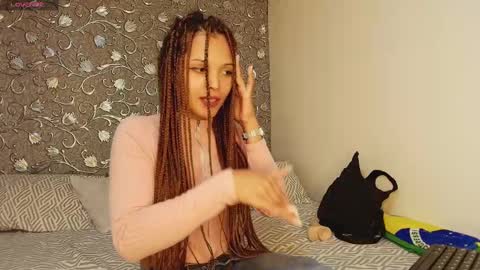 Snapshot of mommyjeva chatting on January 14, 10:02 pm Mommy Jeva online show from January 14, 10:02 pm