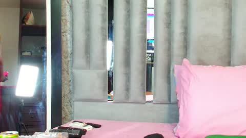  DINAH  online show from December 14, 7:29 pm