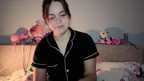 Momo online show from March 1, 3:58 pm