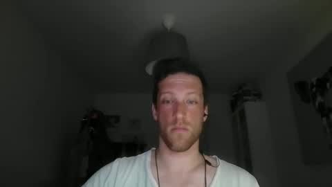 Snapshot of moms_little_monster chatting on December 2, 6:30 am moms_little_monster online show from December 2, 6:30 am