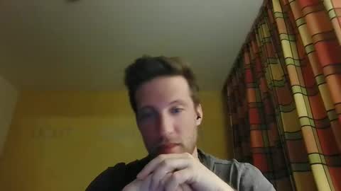 Snapshot of moms_little_monster chatting on December 4, 9:02 pm moms_little_monster online show from December 4, 9:02 pm