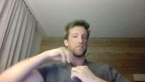 Snapshot of moms_little_monster chatting on December 10, 7:11 pm moms_little_monster online show from December 10, 7:11 pm