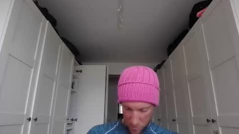 moms_little_monster online show from December 2, 1:05 pm