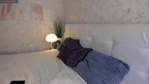 mon1ca_jones online show from November 18, 9:14 am