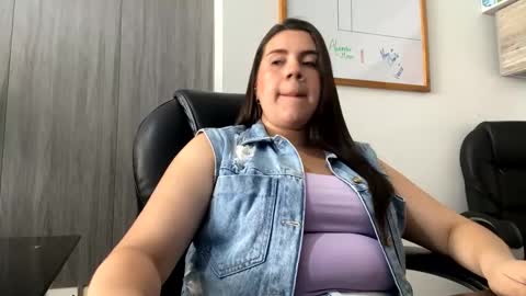 Snapshot of mona28__ chatting on September 16, 1:34 pm Mona online show from September 16, 1:34 pm