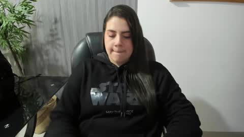 Snapshot of mona28__ chatting on September 19, 11:55 am Mona online show from September 19, 11:55 am