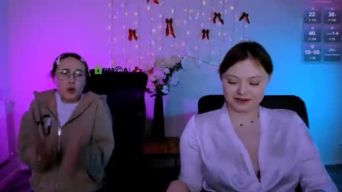 Mona  online show from February 7, 7:50 pm