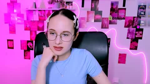 Snapshot of mona_cloud chatting on April 30, 7:42 pm Mona online show from April 30, 7:42 pm