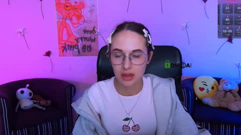 Snapshot of mona_cloud chatting on May 24, 6:46 pm Mona online show from May 24, 6:46 pm