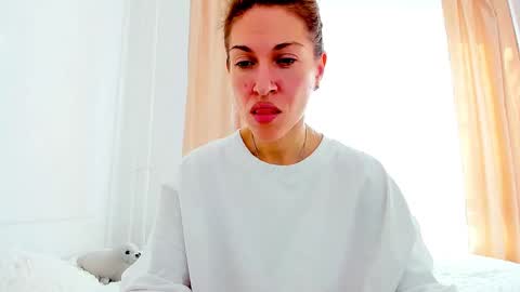 Snapshot of mona_cruz chatting on February 26, 7:09 am Mona online show from February 26, 7:09 am