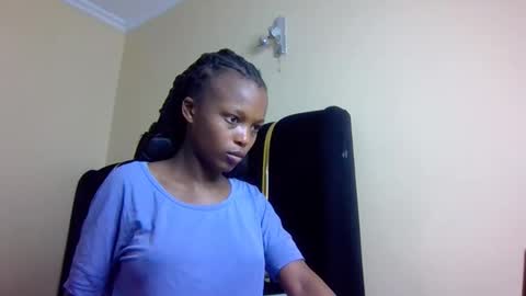 Snapshot of mona_luv1 chatting on October 7, 8:11 am Mona online show from October 7, 8:11 am