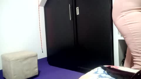 Snapshot of monaa_paloma chatting on August 9, 3:23 am monaa_paloma online show from August 9, 3:23 am