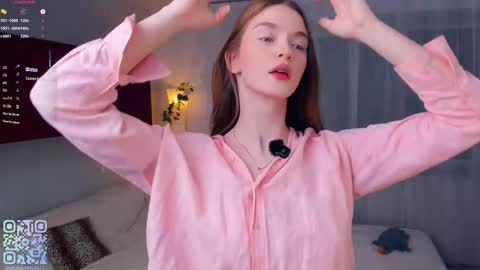 Mona online show from October 18, 7:58 pm