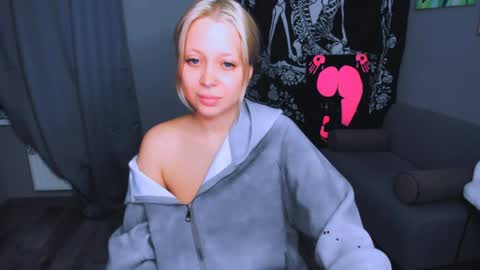   online show from April 30, 10:25 pm