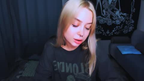   online show from May 27, 10:34 am