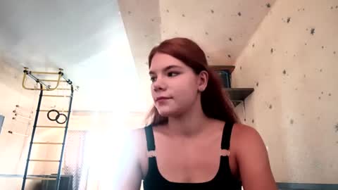 Snapshot of monameltz chatting on August 5, 5:10 am Violetta online show from August 5, 5:10 am