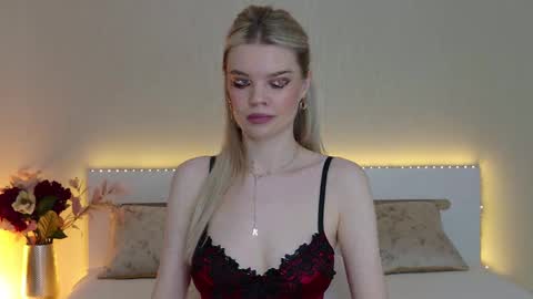 Monaxxx  online show from December 30, 1:14 pm