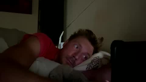 Snapshot of mondolorian chatting on October 22, 12:27 pm Mondolorian online show from October 22, 12:27 pm