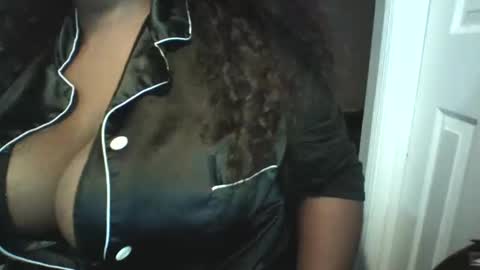 Snapshot of moni_simone chatting on October 21, 3:18 am moni_simone online show from October 21, 3:18 am