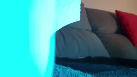 MonicaLuigi online show from December 6, 7:10 am