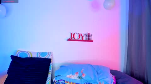 aleja      independent model       online show from January 13, 5:02 pm