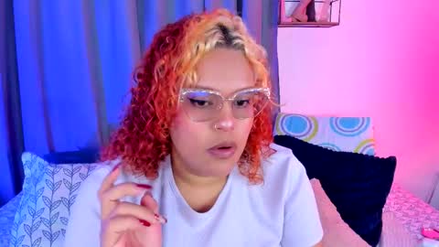 aleja      independent model       online show from March 2, 11:44 pm