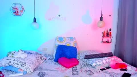 aleja      independent model       online show from March 29, 6:41 pm