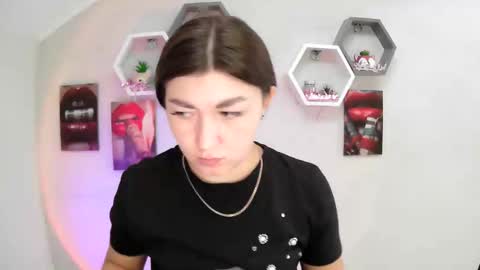 Snapshot of monica_sweets chatting on September 9, 6:35 am sweet girl and shine body online show from September 9, 6:35 am