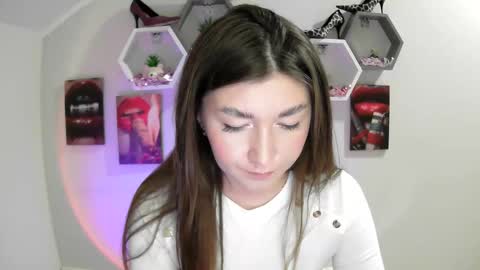 Snapshot of monica_sweets chatting on September 16, 11:11 am sweet girl and shine body online show from September 16, 11:11 am