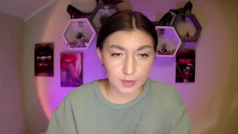 Snapshot of monica_sweets chatting on September 27, 10:20 am sweet girl and shine body online show from September 27, 10:20 am