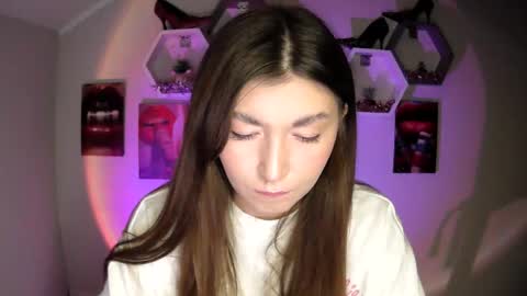 Snapshot of monica_sweets chatting on September 30, 7:13 am sweet girl and shine body online show from September 30, 7:13 am