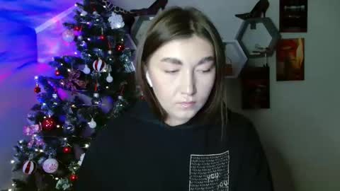 Snapshot of monica_sweets chatting on November 21, 10:03 am sweet girl and shine body online show from November 21, 10:03 am