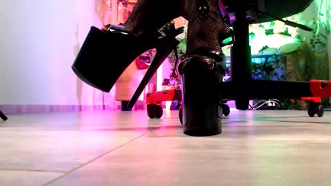 Monika online show from October 11, 1:31 pm