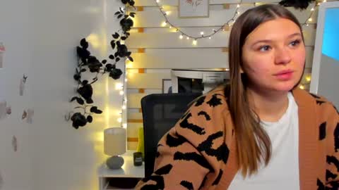 Snapshot of monika_youu chatting on February 16, 1:18 pm Monika online show from February 16, 1:18 pm