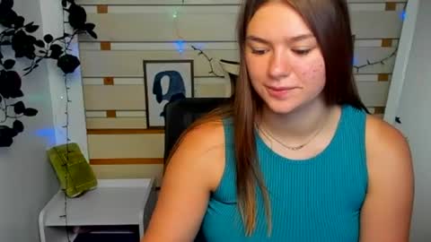 Snapshot of monika_youu chatting on June 22, 6:10 am Monika online show from June 22, 6:10 am