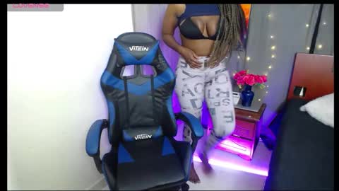 monique78854192 online show from March 10, 1:05 pm