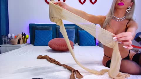 moniquebliss online show from March 11, 4:43 am