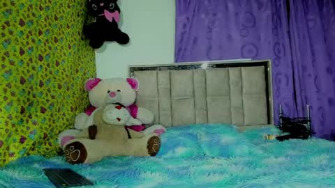 Snapshot of moniquehisk chatting on April 18, 1:59 pm moniquehisk online show from April 18, 1:59 pm
