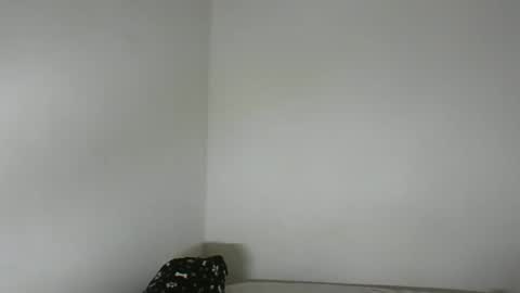 Snapshot of monito_hot17 chatting on February 18, 5:14 am monito_hot17 online show from February 18, 5:14 am