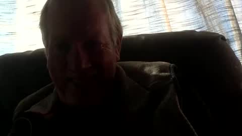 Snapshot of monkeedance chatting on December 10, 8:49 pm Monkee Dance online show from December 10, 8:49 pm