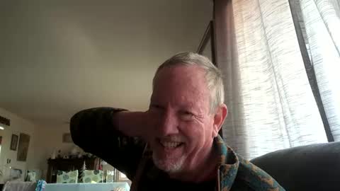 Snapshot of monkeedance chatting on December 25, 6:30 pm Monkee Dance online show from December 25, 6:30 pm