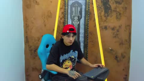 Snapshot of monky_0002 chatting on June 27, 8:58 pm monky_0002 online show from June 27, 8:58 pm
