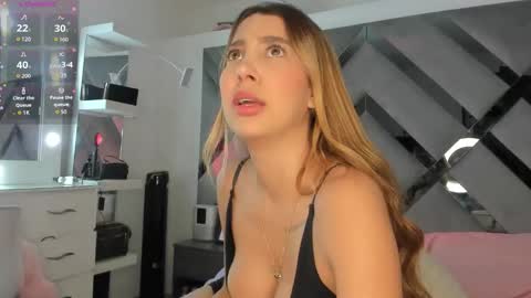 Snapshot of monroe_glez05 chatting on February 26, 10:09 pm Marilyn online show from February 26, 10:09 pm