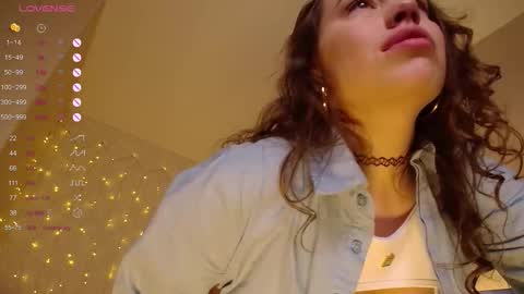 Snapshot of monroe_linger chatting on February 25, 1:43 pm Monroe Please dont forger to follow me online show from February 25, 1:43 pm